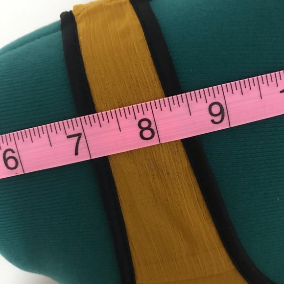 Flapper Style Gold H&M Dress w/ Black Trim Size: 4 - Picture 6 of 9